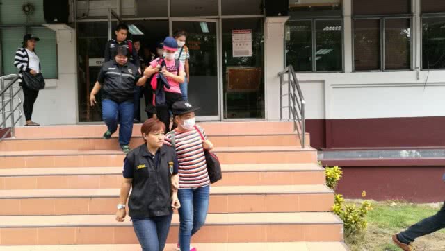 คุมตัว 5 ผู้ต้องหาคดีค้ามนุษย์ ฝากขังศาลอาญาฯ ตร.ค้านประกันตัว