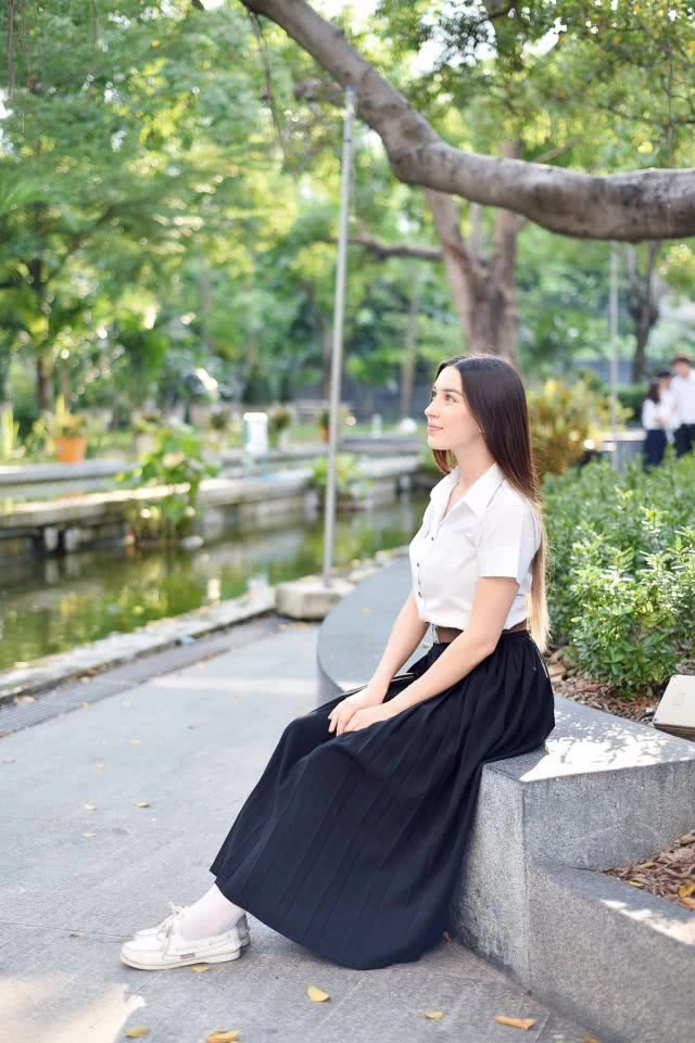 น้องเอมม่า  สาวน้อยลูกครึ่งอังกฤษมากด้วยความสามารถ มาพร้อมอารมณ์ขันและผลงานเพียบ