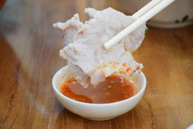 อร่อยปักหมุด  : เลือดหมูบ้านแม่ศรี ต้มเลือดหมูในตำนานแห่งเมืองพัทยา จังหวัดชลบุรี