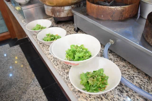 อร่อยปักหมุด  : เลือดหมูบ้านแม่ศรี ต้มเลือดหมูในตำนานแห่งเมืองพัทยา จังหวัดชลบุรี