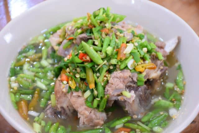 อร่อยปักหมุด  : เลือดหมูบ้านแม่ศรี ต้มเลือดหมูในตำนานแห่งเมืองพัทยา จังหวัดชลบุรี