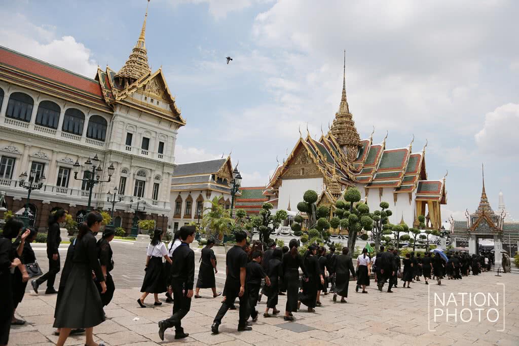 ประชาชนเข้ากราบสักการะพระบรมศพ ในหลวง ร.๙ (๗ พ.ค.๖๐) ประชาชนเข้ากราบสักการะพระบรมศพ ในหลวง ร.๙ (๗ พ.ค.๖๐)