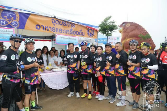 นับพันม่วนนำกัน
ร่วมปั่นงานบุญบั้งไฟยโสธร
