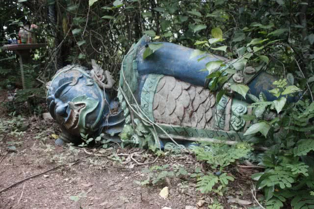 พิสูจน์แหล่งท่องเที่ยวอาถรรพ์... "หุ่นฝังวิญญาณ" ในสำนักสงฆ์ร้างอาจารย์ซ่วน