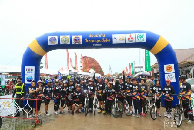 นับพันม่วนนำกัน
ร่วมปั่นงานบุญบั้งไฟยโสธร