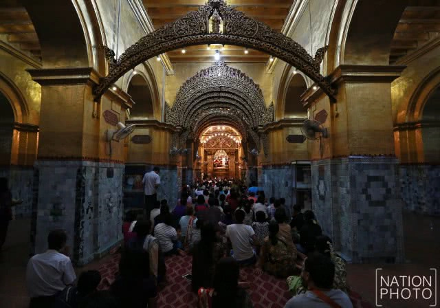 พระมหามัยมุนี พระพุทธรูปมีชีวิต