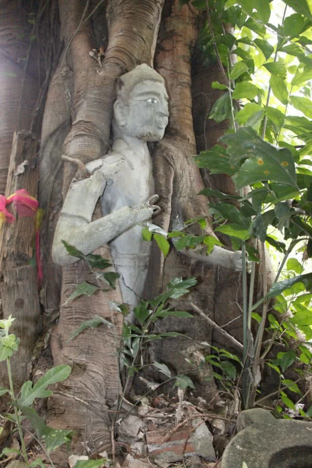 พิสูจน์แหล่งท่องเที่ยวอาถรรพ์... "หุ่นฝังวิญญาณ" ในสำนักสงฆ์ร้างอาจารย์ซ่วน