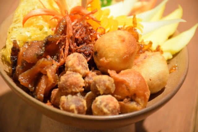 อร่อยปักหมุด : ทานอาหารไทยตำรับคุณยายรสชาติดั้งเดิมและข้าวแช่ชาววัง ที่ห้องอาหาร Siam Tea Room