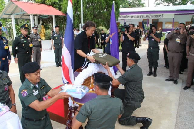 พระเทพฯ เสด็จเยี่ยม รร.ตชด.บ้านเขาสารภี จ.สระแก้ว