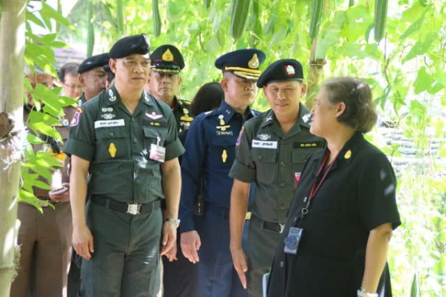 พระเทพฯ เสด็จเยี่ยม รร.ตชด.บ้านเขาสารภี จ.สระแก้ว