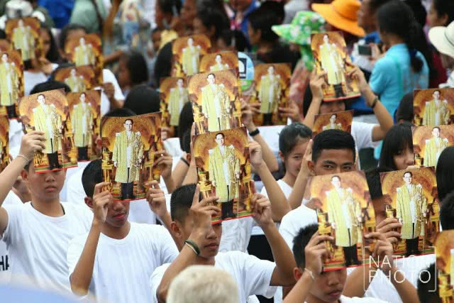 ละลานตา! งานประเพณีบุญบั้งไฟยโสธร 2560