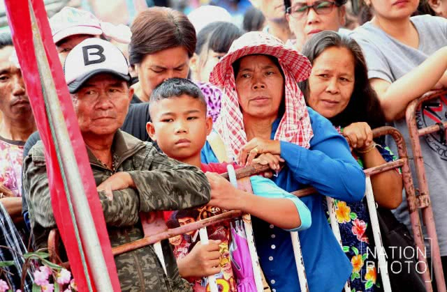 ละลานตา! งานประเพณีบุญบั้งไฟยโสธร 2560