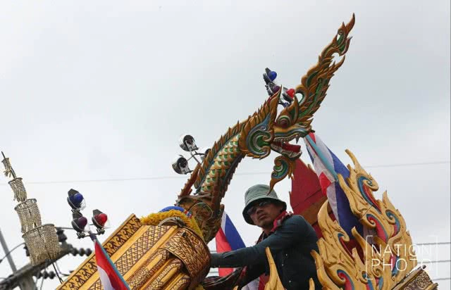 ละลานตา! งานประเพณีบุญบั้งไฟยโสธร 2560