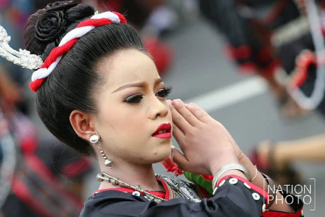 ละลานตา! งานประเพณีบุญบั้งไฟยโสธร 2560