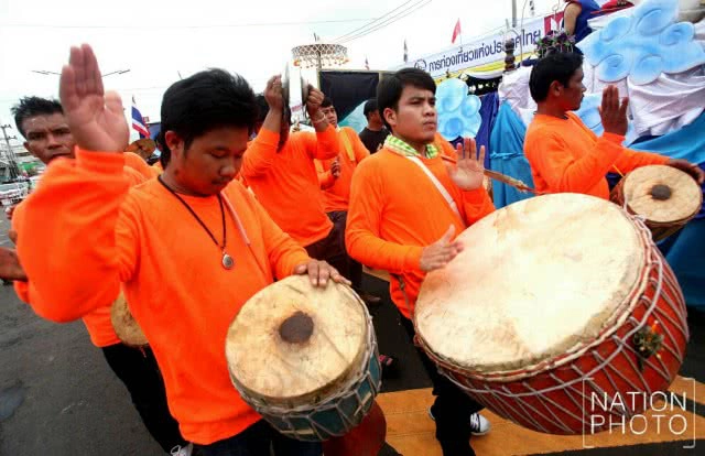 ละลานตา! งานประเพณีบุญบั้งไฟยโสธร 2560