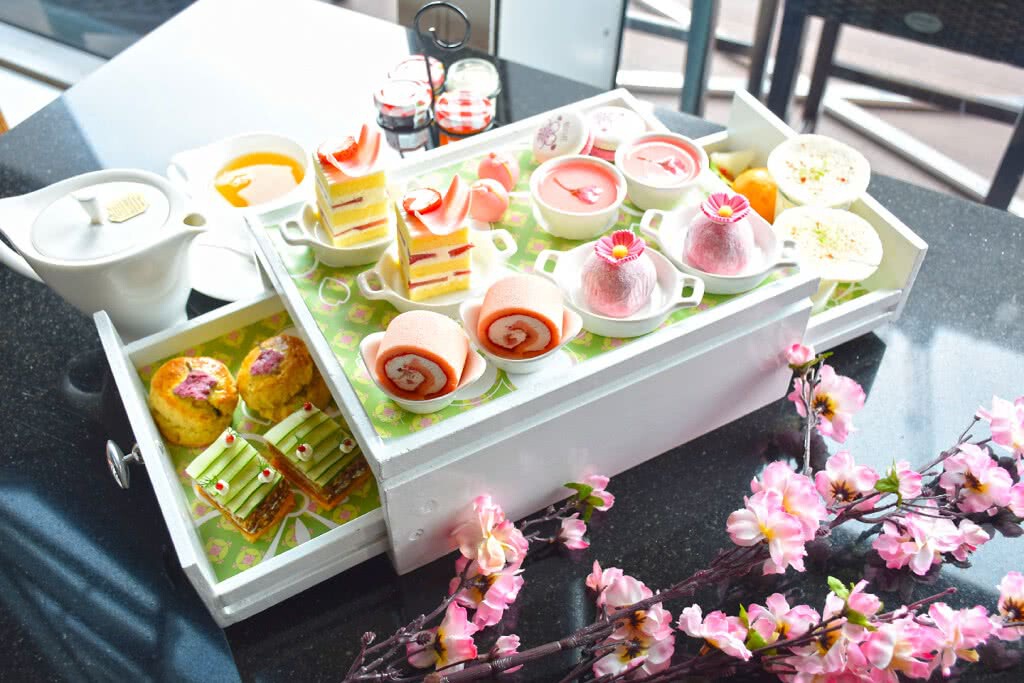 อร่อยปักหมุด : ชุดชายามบ่าย Sakura Blossom @ The Okura Prestige Bangkok ชั้น 24