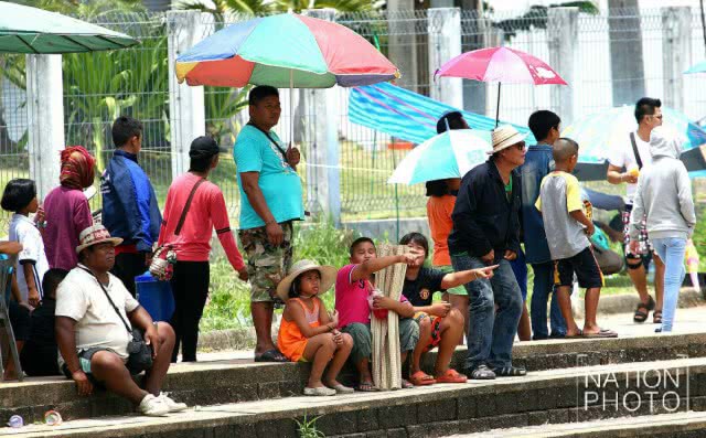 จุดบั้งไฟ ประเพณีบุญบั้งไฟยโสธร ประจำปี 2560