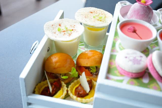 อร่อยปักหมุด : ชุดชายามบ่าย Sakura Blossom @ The Okura Prestige Bangkok ชั้น 24