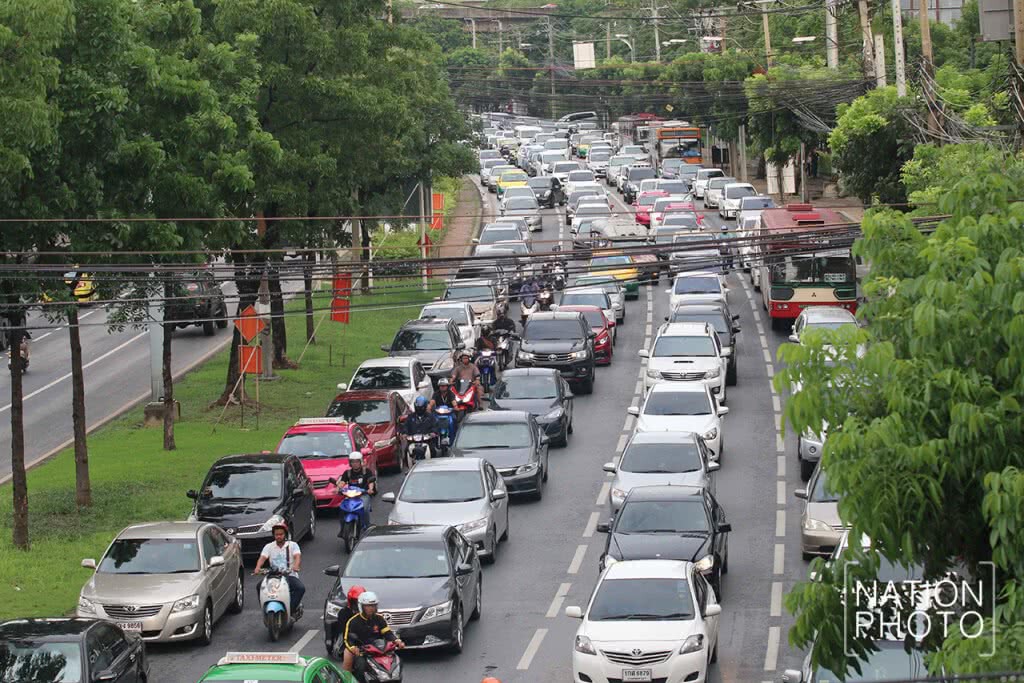 สภาพการจราจรบริเวณแยกรัชโยธิน ในวันเปิดเทอมวันแรก สภาพการจราจรบริเวณแยกรัชโยธิน ในวันเปิดเทอมวันแรก
