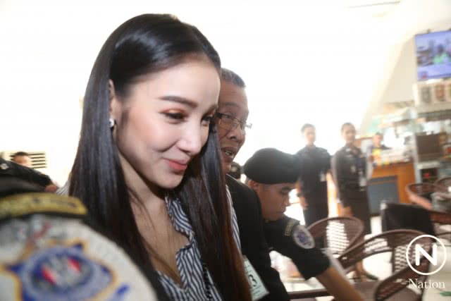 สอบเข้ม! "แพท" 2 ชม. ดาราสาวปฏิเสธทุกข้อกล่าวหา คุมตัวส่งศาล