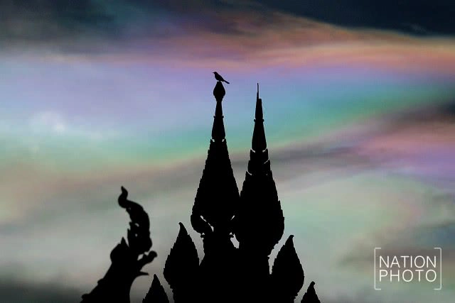 ปรากฏการณ์ "เมฆสีรุ้ง"