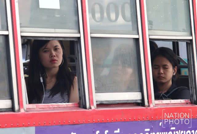 สภาพการจราจรบริเวณแยกรัชโยธิน ในวันเปิดเทอมวันแรก