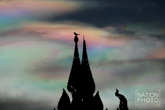 ปรากฏการณ์ "เมฆสีรุ้ง"