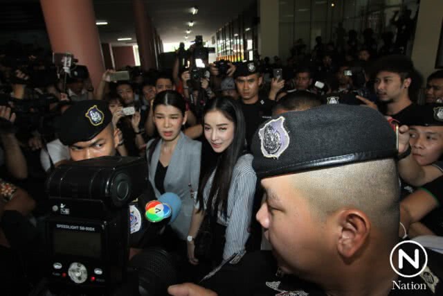 สอบเข้ม! "แพท" 2 ชม. ดาราสาวปฏิเสธทุกข้อกล่าวหา คุมตัวส่งศาล