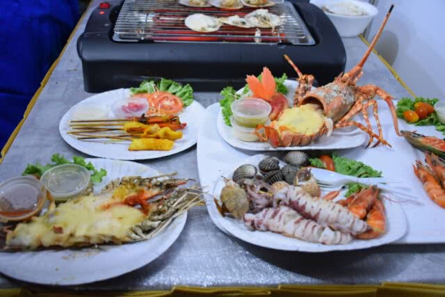 "งานมหกรรมมหัศจรรย์อาหารทะเลพัทยา 2560" Amazing Pattaya Seafood Festival 2017