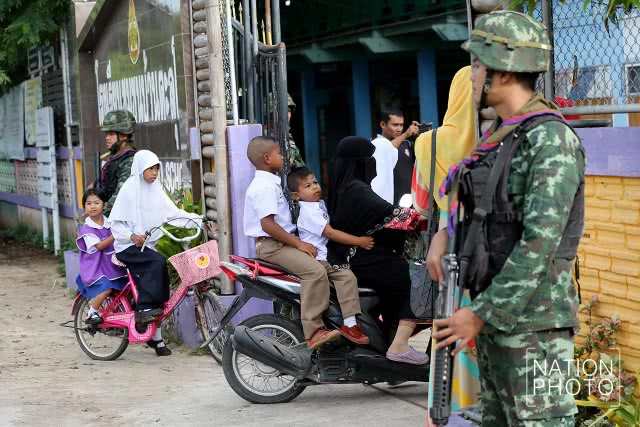 ไม่เอาไม่ไป... เปิดเทอมวันแรกชายแดนใต้