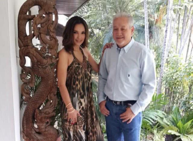 "ลูกตาล"อดีตภรรยา "โดโด้"ควงอดีตนักการเมืองลองชุดวิวาห์