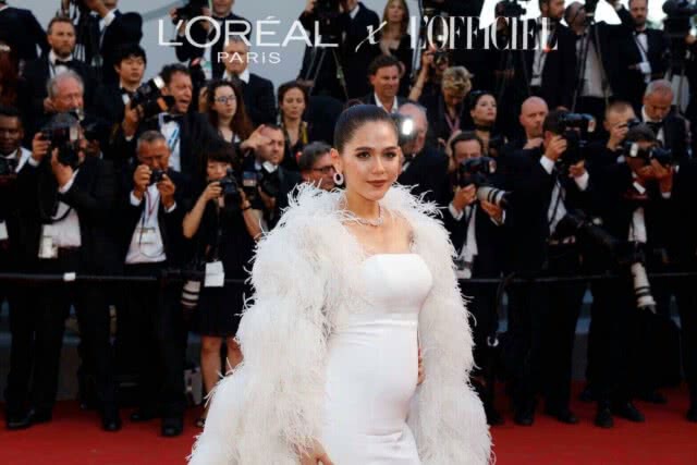 ขุ่นแม่"ชมพู่"โดนเซอร์ไพรส์ ได้เดินเปิดวันแรก...พรมแดงเมืองคานส์