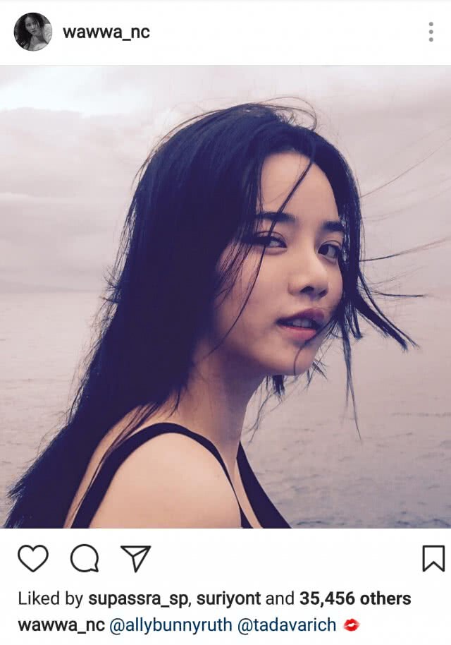 "วาววา" โชว์ทีเด็ด...
 อวดเนินอกกลางทะเล