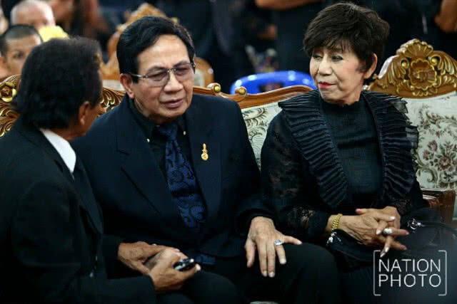 พิธีรดน้ำศพ "ชินกร ไกรลาศ" ศิลปินแห่งชาติ