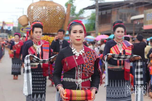 งดงาม..ขบวนแห่-การแสดงบั้งไฟตะไลล้าน จ.กาฬสินธุ์