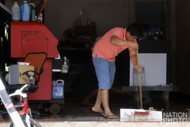 ระดับน้ำในเขตเทศบาลตำบลด่านซ้าย เริ่มเข้าสู่สภาวะปกติ