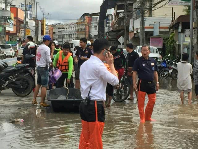 ก.แรงงานเตรียมชุดเฉพาะกิจ ช่วยเหลือผู้ประสบภัยน้ำท่วม
