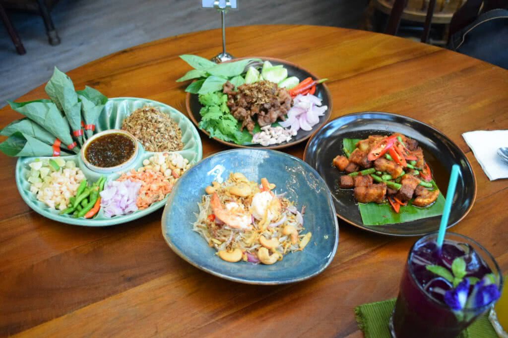 อร่อยปักหมุด : เขียวไข่กา ร้านอาหารไทย ที่มีดีทั้งร้านสวยและอาหารอร่อย นาคนิวาส 3 ลาดพร้าว 71