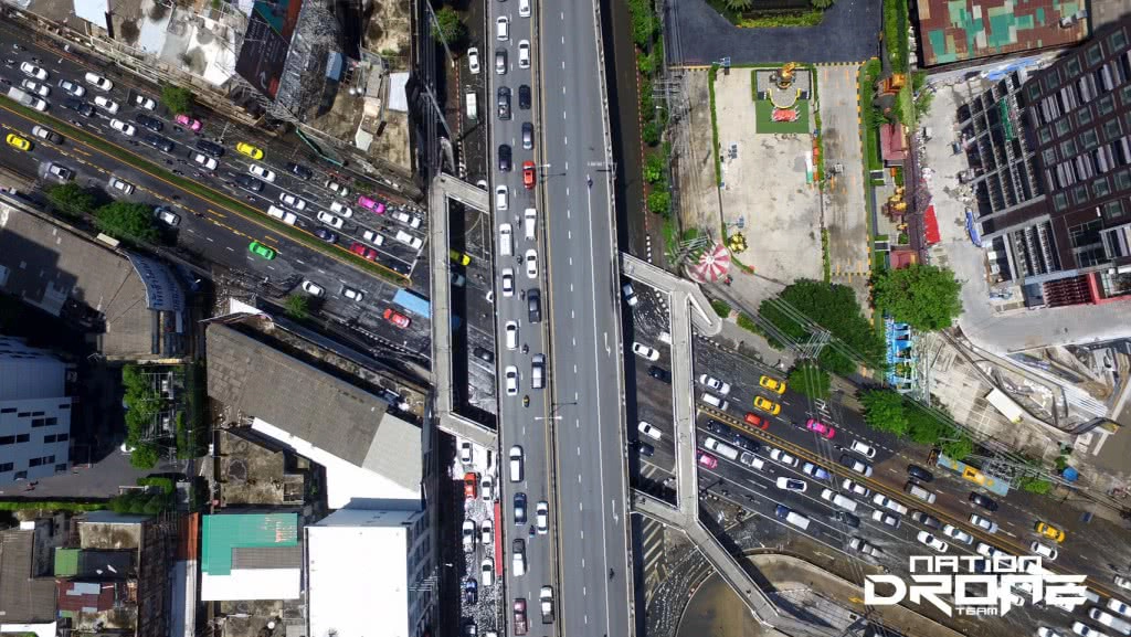 ภาพมุมสูง : แยกลาดพร้าว ตัดรัชดา