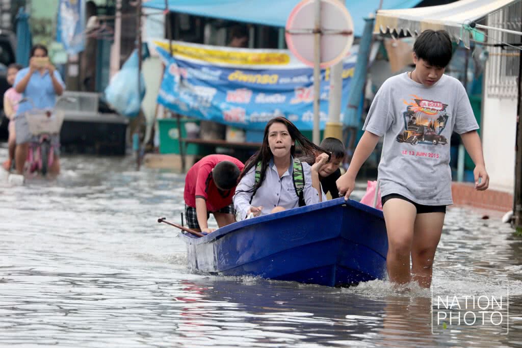 น้ำท่วมขังในหมู่บ้านชลเทพ อ.บางพลี จ.สมุทรปราการ น้ำท่วมขังในหมู่บ้านชลเทพ อ.บางพลี จ.สมุทรปราการ