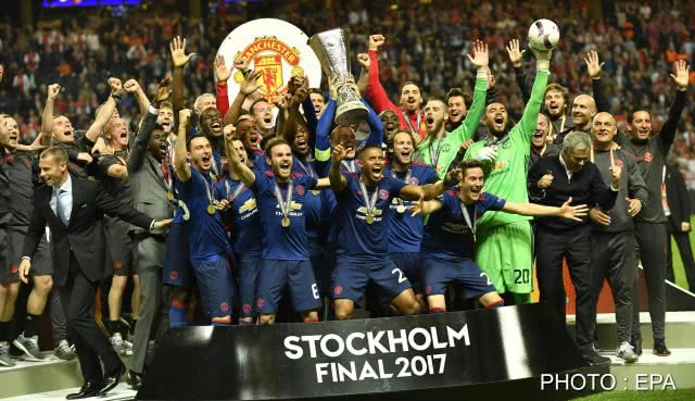 ภาพชุดจัดเต็ม! แมนฯ ยูไนเต็ด
ฉลองแชมป์ยูโรป้า ลีก