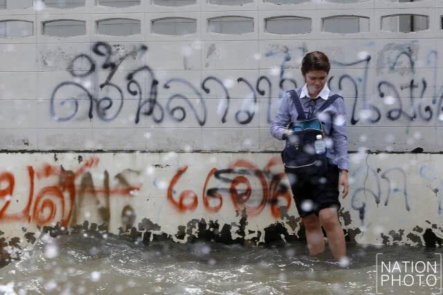 ถ.สามัคคี มีน้ำรอระบายเป็นระยะทางกว่า 2 กม.