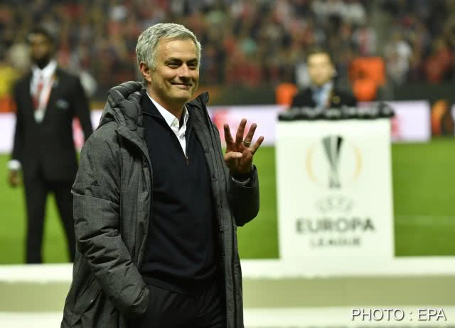 ภาพชุดจัดเต็ม! แมนฯ ยูไนเต็ด
ฉลองแชมป์ยูโรป้า ลีก