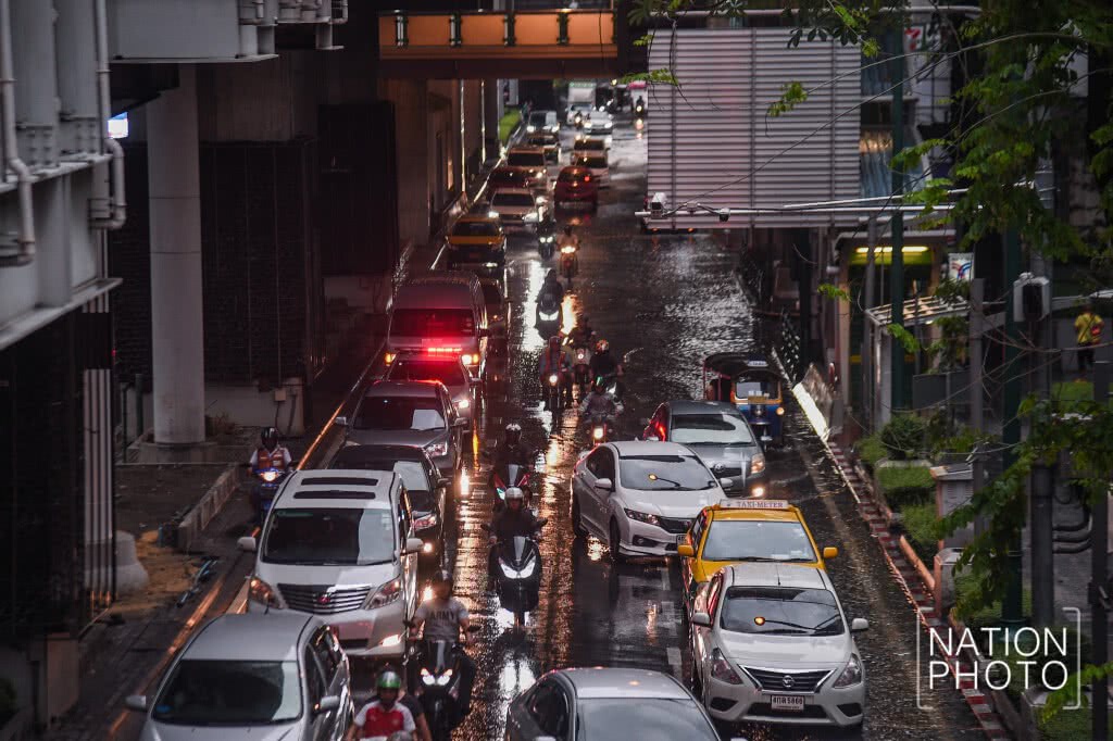 สภาพการจราจร ถ.วิทยุ-ชิดลม เวลา 17.30 น สภาพการจราจร ถ.วิทยุ-ชิดลม เวลา 17.30 น