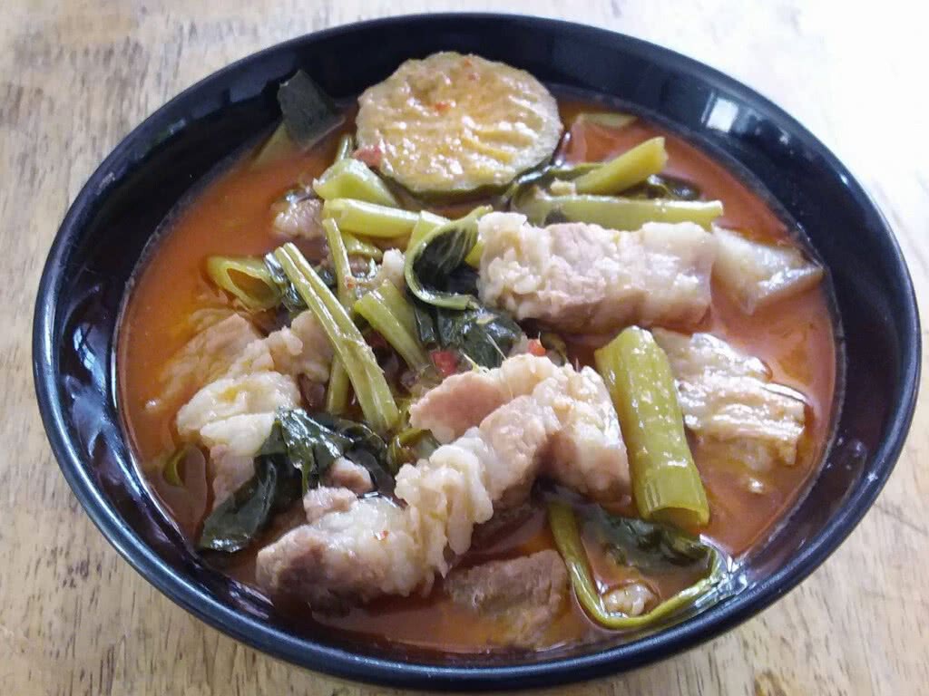 ครัวน้าคม : แกงเทโพหมูสามชั้น แกงรสอร่อย ทำง่าย หอมมะกรูดเด่น
