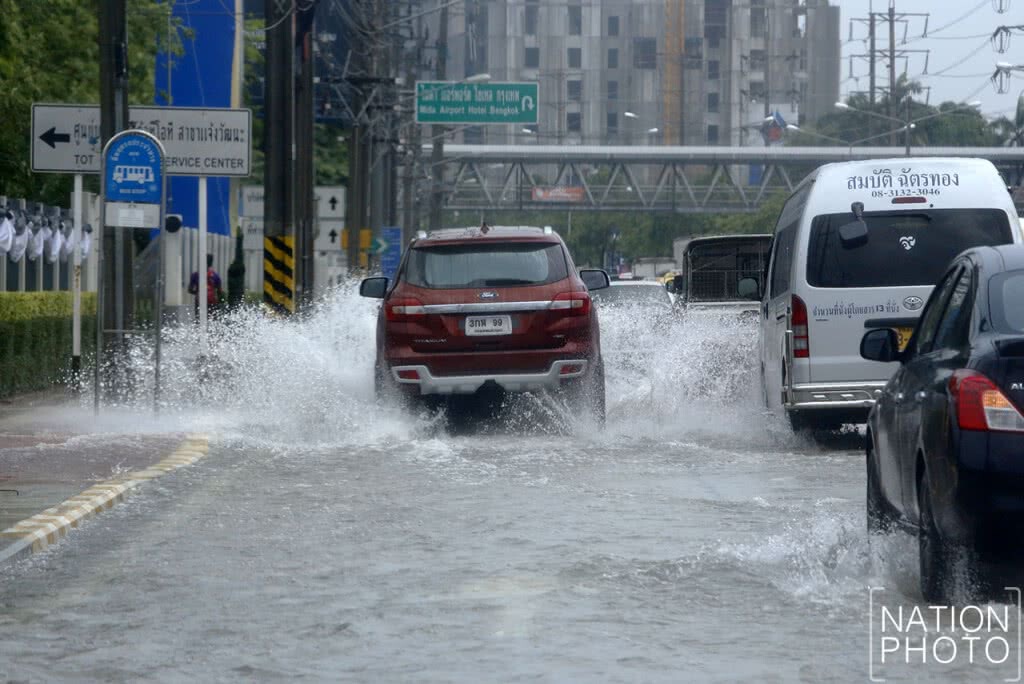 น้ำขัง ถ.แจ้งวัฒนะ ช่วงแยกหลักสี่ น้ำขัง ถ.แจ้งวัฒนะ ช่วงแยกหลักสี่
