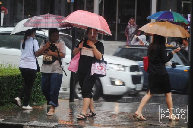 สีลมฝนตกหนัก