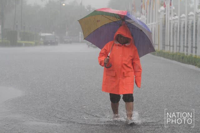 ทำเนียบฯ ฝนกระหน่ำ!