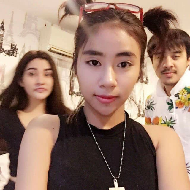 "เบนซ์" โพสต์ RIP ขอให้ไปสู่ภพภูมิที่ดี
หลังเกิดข่าวฆ่าหั่นศพ "น้องแอ๋ม"