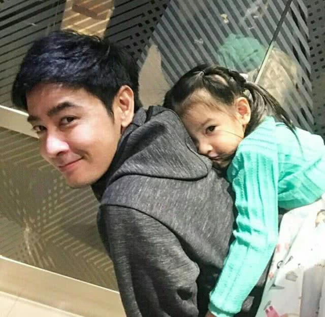 ลูกไม้ใต้ต้น "ออย ธนา" เผย "น้องรีนา" ฉายแววสู่วงการบันเทิง